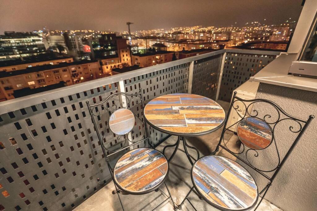Briana Luxury Panoramic View Cluj-Napoca Exterior foto